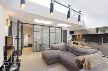 3 Bedroom Flat, King Street, London, Greater London, Covent garden, WC2E - Photo 3