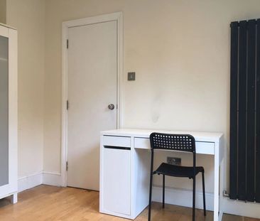 Room in a Shared House, The Burroughs, NW4 - Photo 2