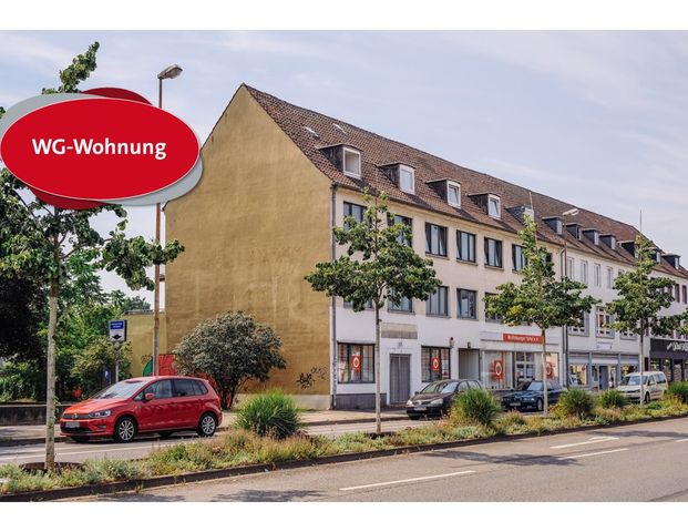 Großes möbliertes Zimmer 21,16 m² mit Gemeinschaftsbad und - küche // 1.OG Zi. 3 - Photo 1
