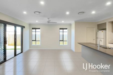 Metricon Quality - Ducted Air Conditioning - Ideal Location - Photo 5