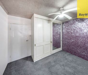 Fully Renovated Apartment - Prime Location! - Photo 2