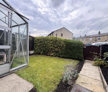 3 bedroom end of terrace house to rent - Photo 3