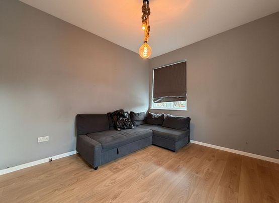 3 bedroom flat to rent - Photo 1
