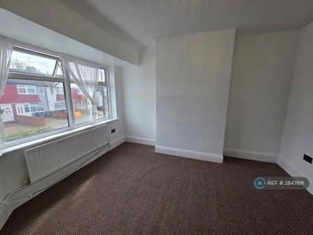 2 bedroom maisonette to rent - Photo 4