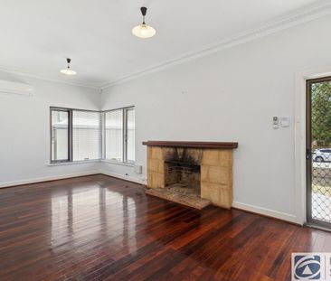 AIR CON, FLOORBOARDS, SPACE FOR A BOAT - Photo 3
