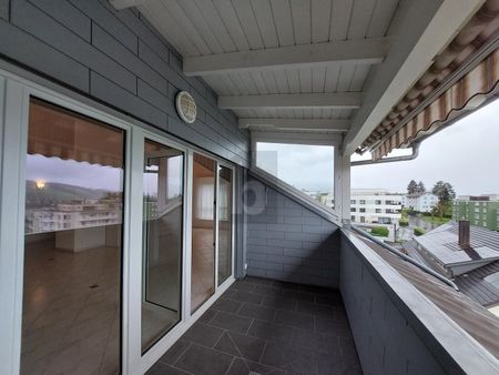 READY GENEROUS, ELEGANT WITH COVERED BALCONY - Foto 4