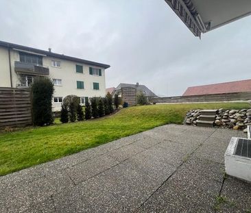 Zu vermieten in Büetigen: Renovierte 4,5-Zimmer-Wohnung, mit Garten - Photo 3