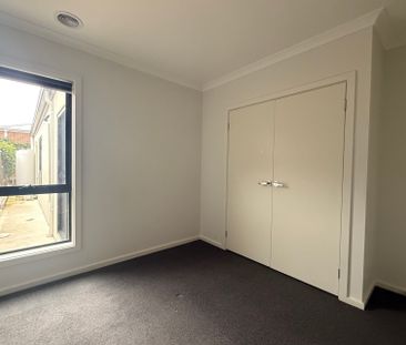 Low Maintenance Living! - Photo 2