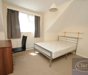 5 bedroom detached house to rent - Photo 4