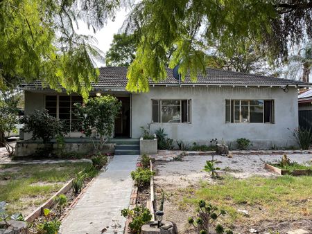 Country Cottage Style House for Rent! - Photo 2