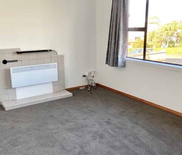 Sunny Home with a Make Over - Photo 4