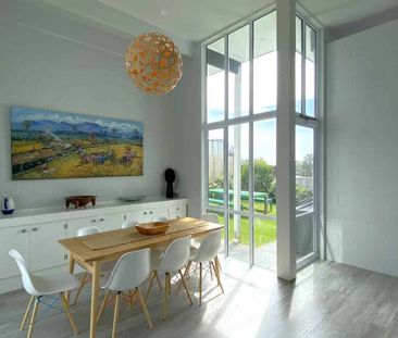 Executive 5 Bedroom, 3 Bathroom in Torbay - Photo 5