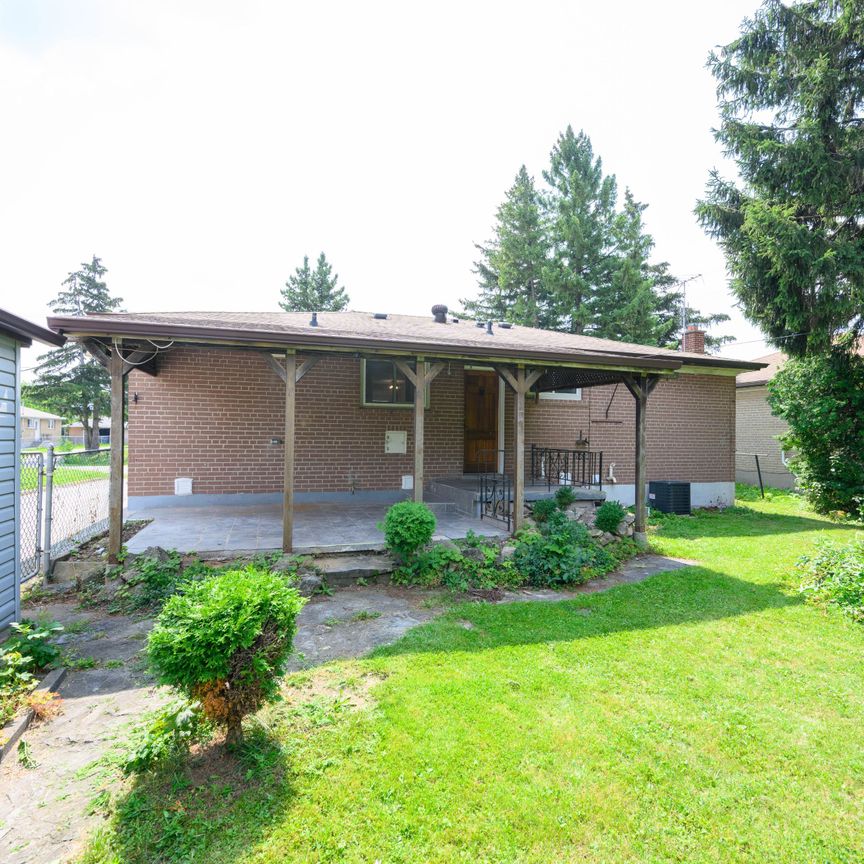 For Lease - 1295 Pinegrove Road Unit# Lower, Oakville, Ontario - Photo 1