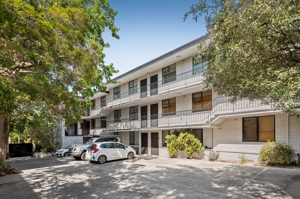 Thinking of selling? Contact our agent - Photo 1