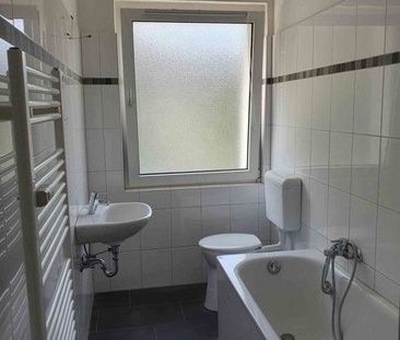 Stop: 3,5-Zimmer-Wohnung in zentraler Lage - Photo 1