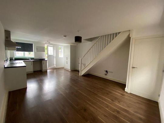 1 bedroom semi-detached house to rent - Photo 1