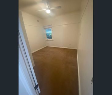 🏡 Modern 3-Bedroom Home with Premium Upgrades – Short-Term Lease - Photo 2