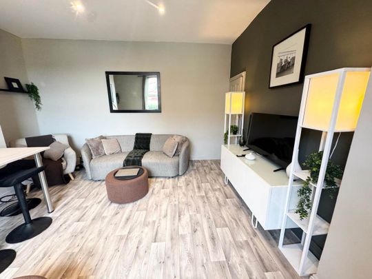 MARTIN TERRACE (room 3), BURLEY, LEEDS - Photo 1