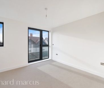 16 Lambert Place, Thames Ditton - Photo 5