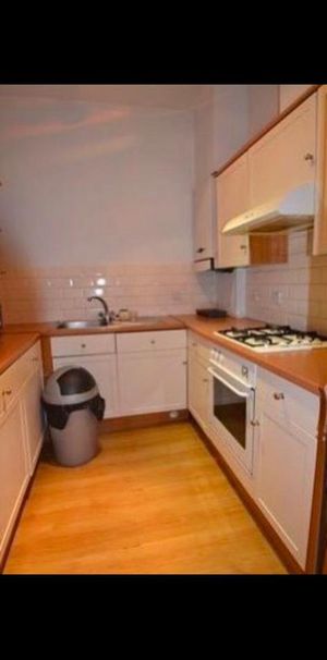 1 bedroom in a flat share to rent - Photo 1