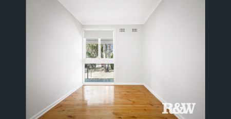 Renovated Three Bedroom Home - Photo 4