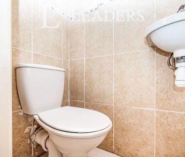 1 bedroom flat to rent Westcourt Road - Photo 5