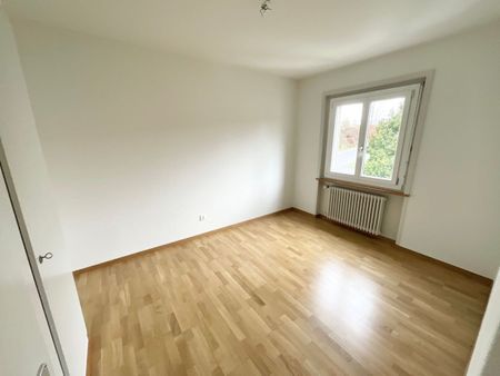 Charming 3.5-room apartment with balcony - Photo 2