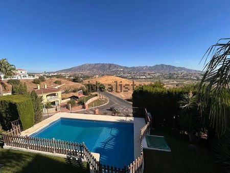 Alquiler de casa o chalet independiente en Urbanización Cerrado del Aguila - Photo 3