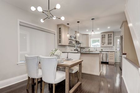 For Lease - 167 Queensdale Avenue, Toronto, Ontario - Photo 2