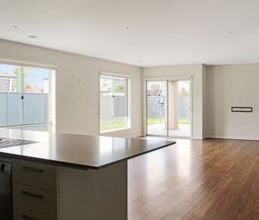 FAMILY HOME CLOSE TO SCHOOLS - Photo 2