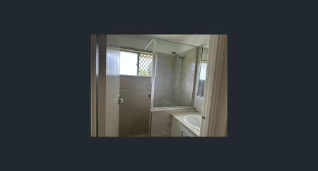 Fantastic Two Bedroom Unit, Located Five Minutes from the Centre of Town - Photo 4