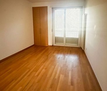 RENOVATED APARTMENT FIRST RENT FREE - Photo 6