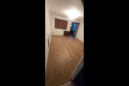 2 Bed Terraced House, Armstrong Close, E6 - Photo 2