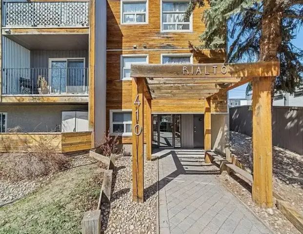 Perfectly Located 2 Bedroom Condo - covered parking and large balcony | 202 - 410 1 Avenue NE, Calgary - Photo 1