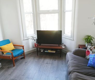 2 Bed Flat, Mabley Street, E9 - Photo 1