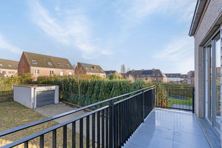 Moderne driegevelwoning met 5 slaapkamers en tuin - Photo 3