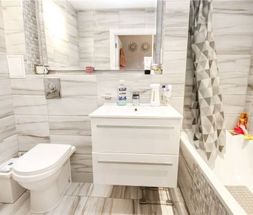 Staines Road West, Sunbury-on-Thames, Surrey, TW16 7FG - Photo 6