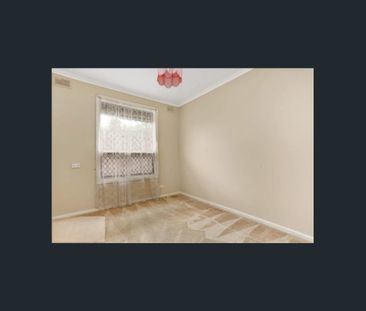 Spacious Family Living in a Quiet Location - Photo 3