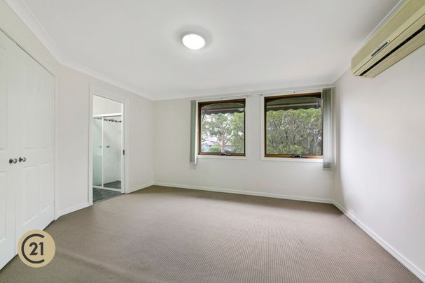 Spacious Two-Storey Townhouse in Prime Kellyville Location - Photo 1