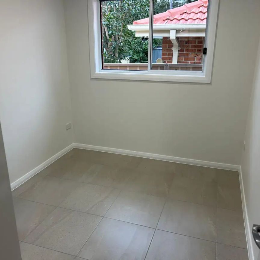 “Modern Bedroom granny flat.” - Photo 1