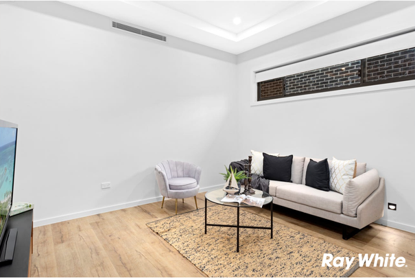 LUXURIOUS Five Bedroom Duplex Facing the Upcoming Park - Close to Tallawong Metro Station! - Photo 1