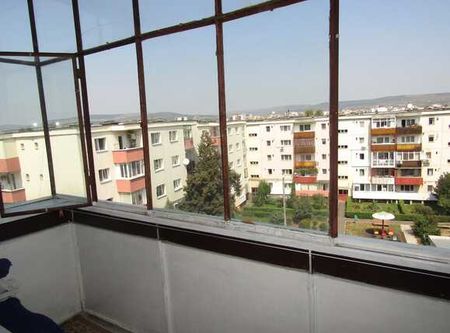 Apartament 2 camere, 53 mp, decomandat, zona strazii Nicolae Titulescu - Photo 2