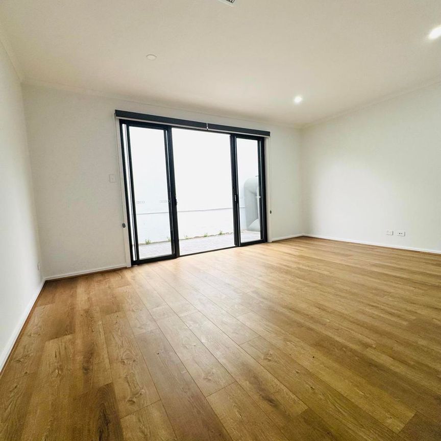 MODERN LIVING, CONVENIENT LOCATION - Photo 1