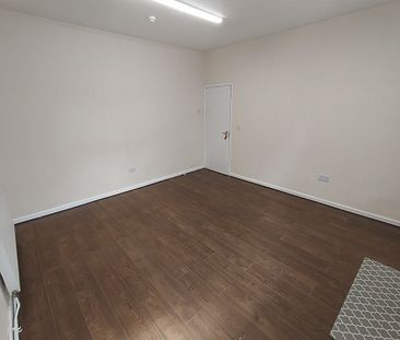 Dudley Road, First Floor Flat, Wolverhampton - Photo 2