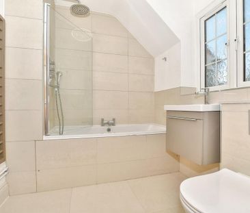 4 bedroom detached house to rent - Photo 4