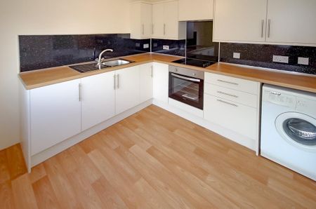 2 bedroom apartment to rent - Photo 4