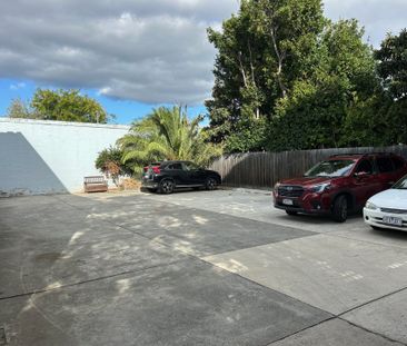 FRESHLY RENOVATED. - Photo 4