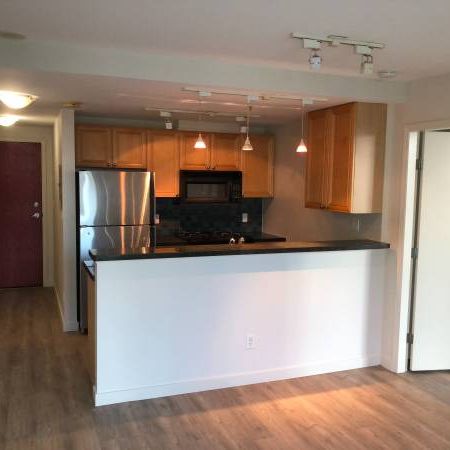 2 bedroom plus den, 2 bathroom condo - has it all! - Photo 3