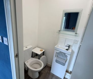 1 bed House Share - To Let - Photo 3