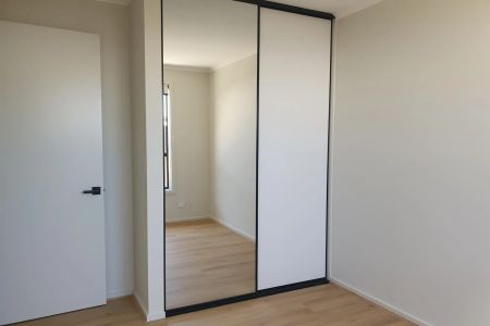 Newly Built 4–5 Bedroom Family Home with Study in Munno Para! Must See! - Photo 2